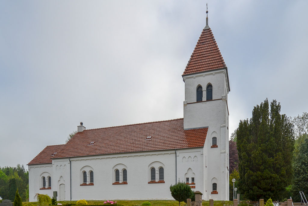 Broholm Kirke foto 1